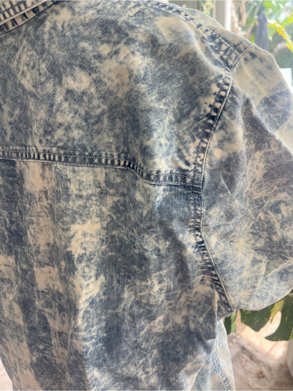 Reba Women’s XL Acid Wash Chambray Short Sleeve Western Shirt - Picture 5 of 9